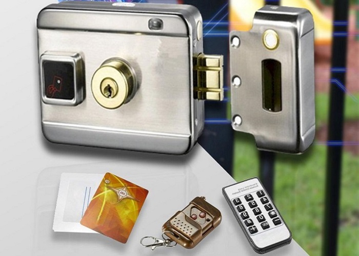 tai-sao-nen-lap-khoa-cua-dien-tu-cho-nha-tro-nha-rieng